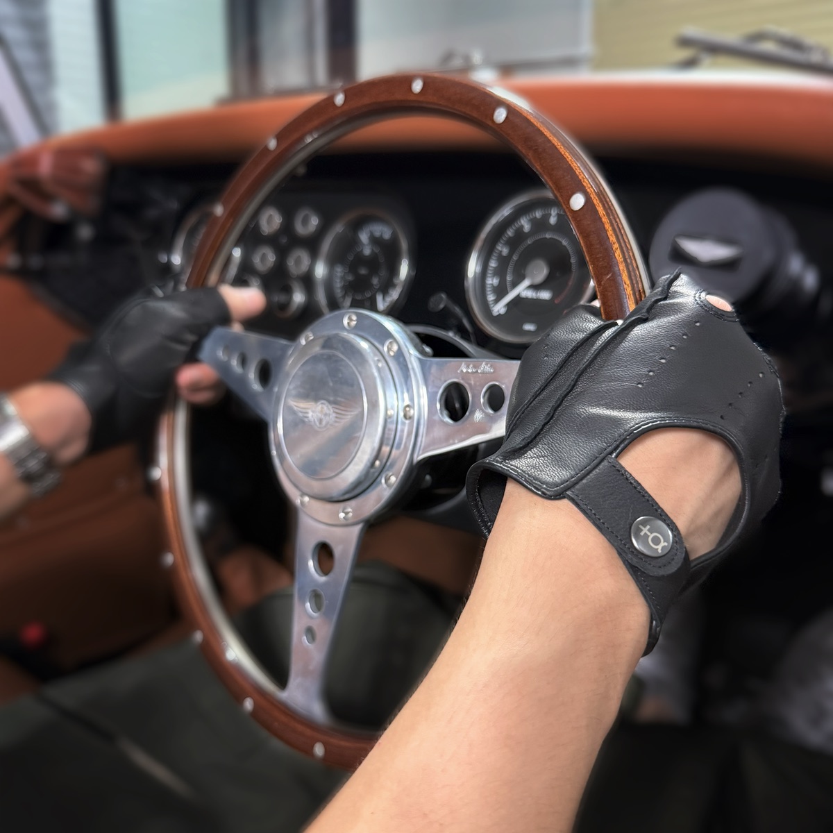 G01 本革製レーシンググローブ（ブラック）